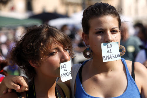 Piazza Navona - manifestazione contro la ' legge bavaglio' intercettazioni