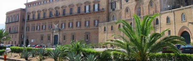 Sicilia, pignorati i conti dell’Assemblea regionale: stop agli stipendi