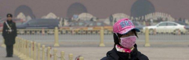 Cina, smog record nel Paese che funziona ancora a carbone. Voli sospesi