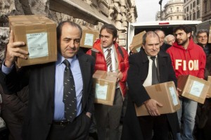 Referendum, Comitato consegna firme in Cassazione