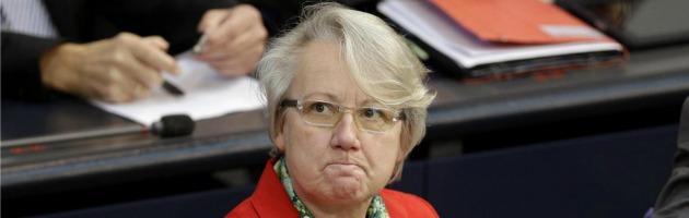 Germania, il ministro dell’Istruzione Schavan si dimette: copiò tesi