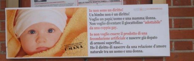 http://st.ilfattoquotidiano.it/wp-content/uploads/2013/02/manifesto_bimbi_interna-nuova.jpg?47e3a5