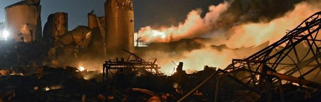 Texas, esplosione in fabbrica fertilizzanti: decine di morti e allarme nube tossica