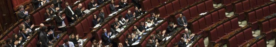 I Cinque Stelle occupano il Parlamento Bersani e Berlusconi trattano sul Colle I Cinque Stelle occupano il Parlamento Bersani e Berlusconi trattano sul Colle