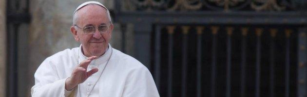 Lobby gay in Vaticano, vescovi divisi e critiche al Papa. Ma i fedeli sono con lui