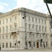 Friuli, le strane spese del Pd: lampade Swarovski e adozioni a distanza Regione Friuli