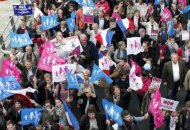 Parigi in piazza contro le nozze gay Organizzatori: "Siamo un milione" 