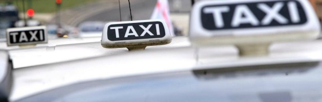 Uber, la app dell’autista “privato” che fa arrabbiare i tassisti di Milano e Roma