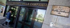 Regione Campania "Manca liquidità" Stop agli stipendi  