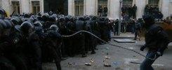 Ucraina, scontri alla sede del governo A Kiev intervengono le teste di cuoio 