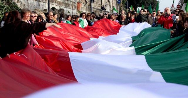 “Italiani all’estero, ecco come non passano le loro giornate”