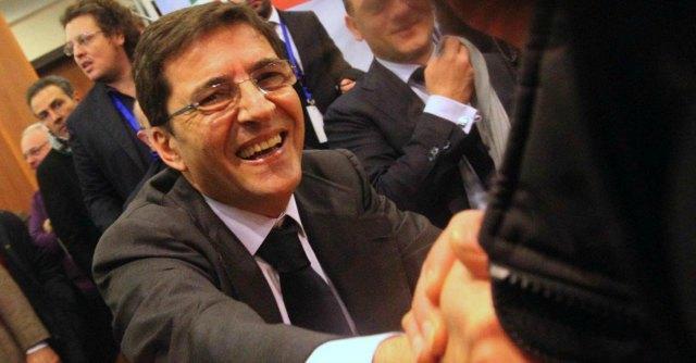 Camorra, arrestato per estorsione ex parlamentare Nicola Cosentino