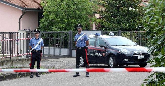 Milano, madre e due bambini trovati uccisi in casa il fatto ... Disegno escludono casa