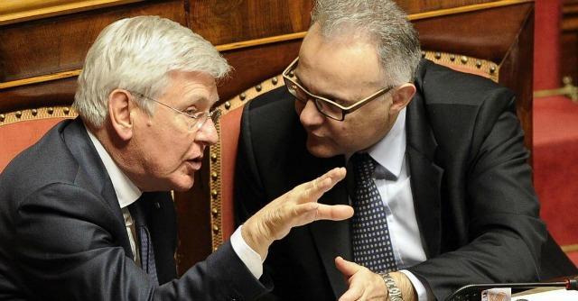 Riforme, Mauro sostituito in commissione: E perché non faccio il Dudù di Renzi