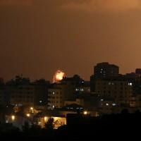 Esplosioni missili nel cielo di Gaza