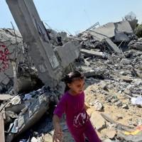 Case distrutte dopo raid aerei su Gaza