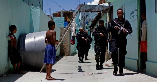 Rio de Janeiro: stupri ed esecuzioni grazie all’impunità. Così agisce la polizia