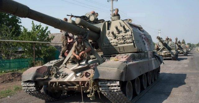 Ucraina, “truppe russe combattono a est”. Kiev chiede “assistenza militare” all’Ue