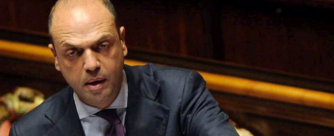 Mafia, pentito: “Alfano portato da Cosa Nostra. Berlusconi pedina di Dell’Utri”