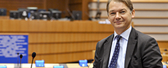 Ue, Verdi a M5S: "Ingresso del deputato  nazista e misogino rischia di rovinarvi" 