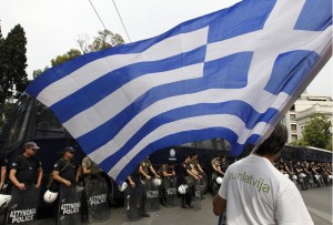 Crisi in Grecia, violenti scontri davanti al parlamento della capitale