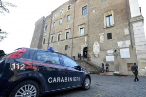 Mafia, arresti e perquisizioni alla Regione Lazio e al Campidoglio: indagato anche Alemanno