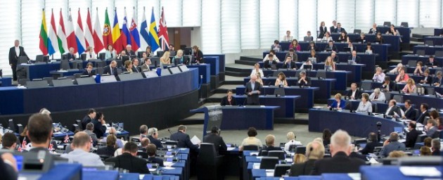 parlamento europeo 675