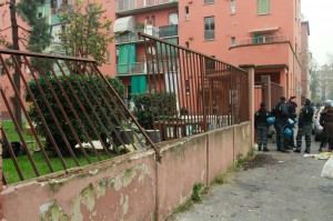 Milano, sgombero abusivi case popolari