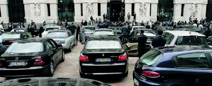 Auto blu, il governo: “Tagliate 43mila vetture”. Ma il report è un flop: a Palazzo Chigi risposte solo da metà dei Comuni