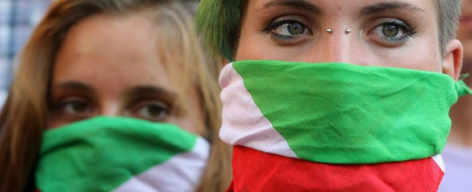 “Meglio se taci”, contraddizioni e censura della libertà di parola sul web in Italia