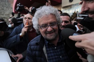 Beppe Grillo lascia l'Hotel Forum