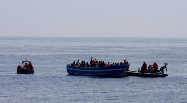 Sbarchi, nave tedesca salva migranti vicino Libia