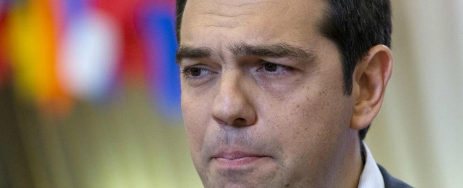 Grecia, dopo proposta di referendum Eurogruppo sbatte porta in faccia ad Atene: “Pronti a tutto per stabilità Euro”