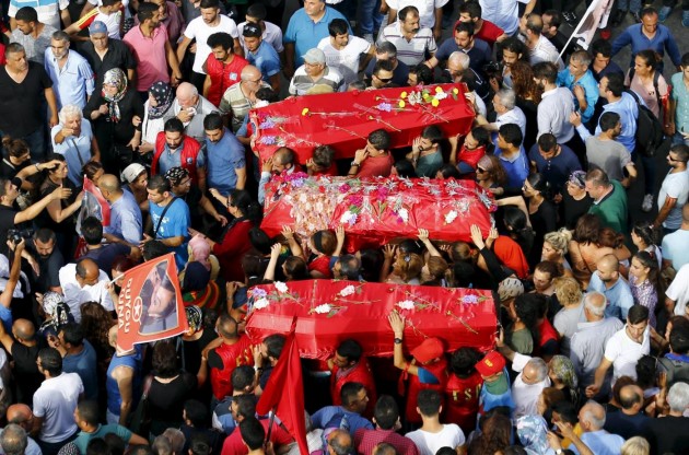 Turchia, a Istanbul i funerali delle vittime di Suruc