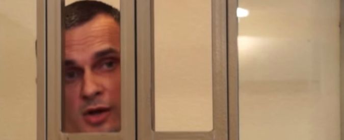 Russia, il regista ucraino Oleg Sentsov condannato a 20 anni per terrorismo