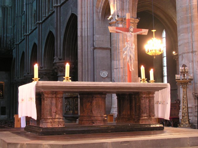 Altare chiesa messa