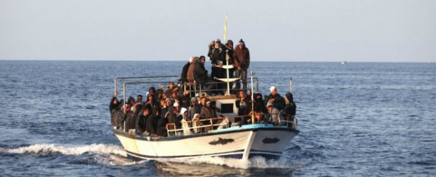 barcone migranti 675
