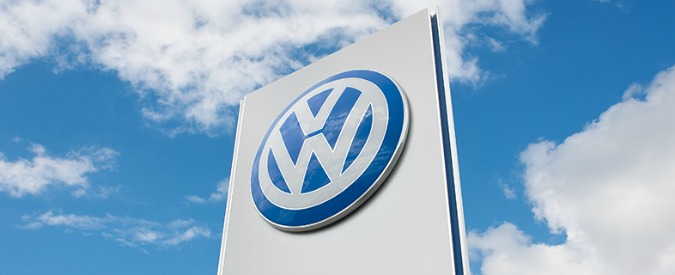 Volkswagen, a ottobre vendite gi del 5,3%. Gruppo sospende emissione di bond e cerca prestito da 20 miliardi