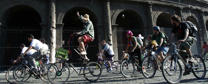 Tassa sulla bici, la proposta del senatore Filippi (Pd) scatena la protesta dei ciclisti