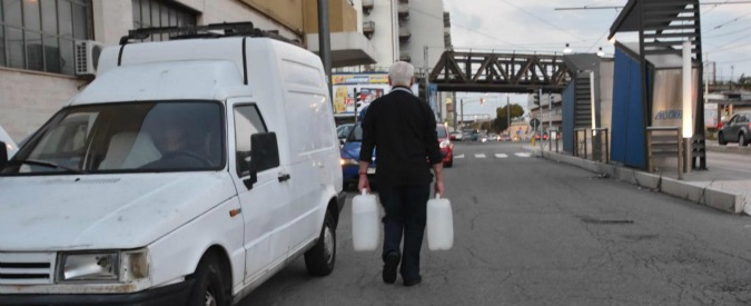 Messina senz’acqua, 17esimo giorno di emergenza. Ma i lavori alla condotta sono bloccati: mancano i permessi