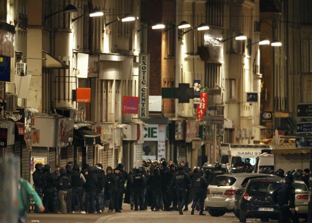 Attacchi Parigi, blitz a Saint-Denis:tre terroristi morti e tre arrestati