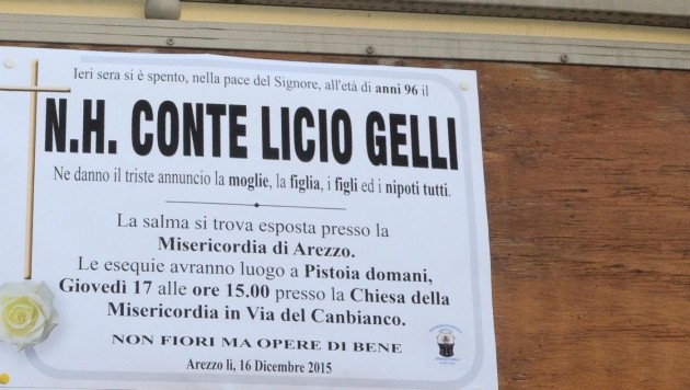Arezzo, arrivi alla camera ardente di Licio Gelli