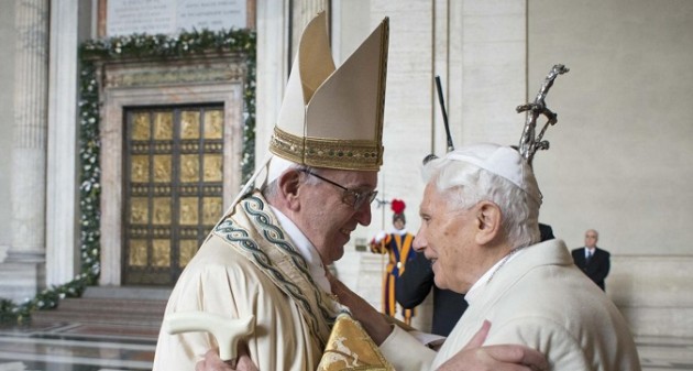 Giubileo, i due Papi ancora uniti: anche Ratzinger alla Porta Santa