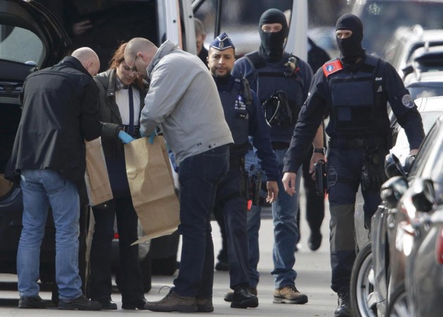 Bruxelles: blitz della polizia a Schaerbeek