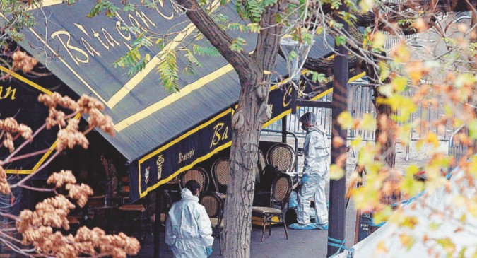 Parigi, 14 novembre 2015 - Il Bataclan la mattina dopo la strage