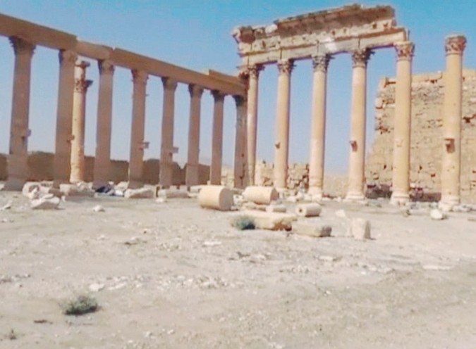 Palmira - Le forze governative siriane di Assad starebbero riconquistando il sito archeologico in mano all’Isis - LaPresse