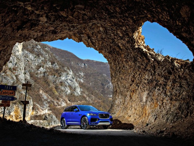 JAGUAR F-PACE