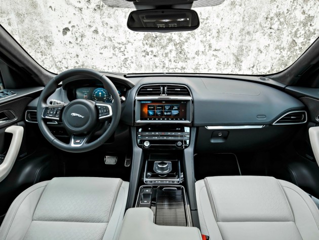 JAGUAR F-PACE
