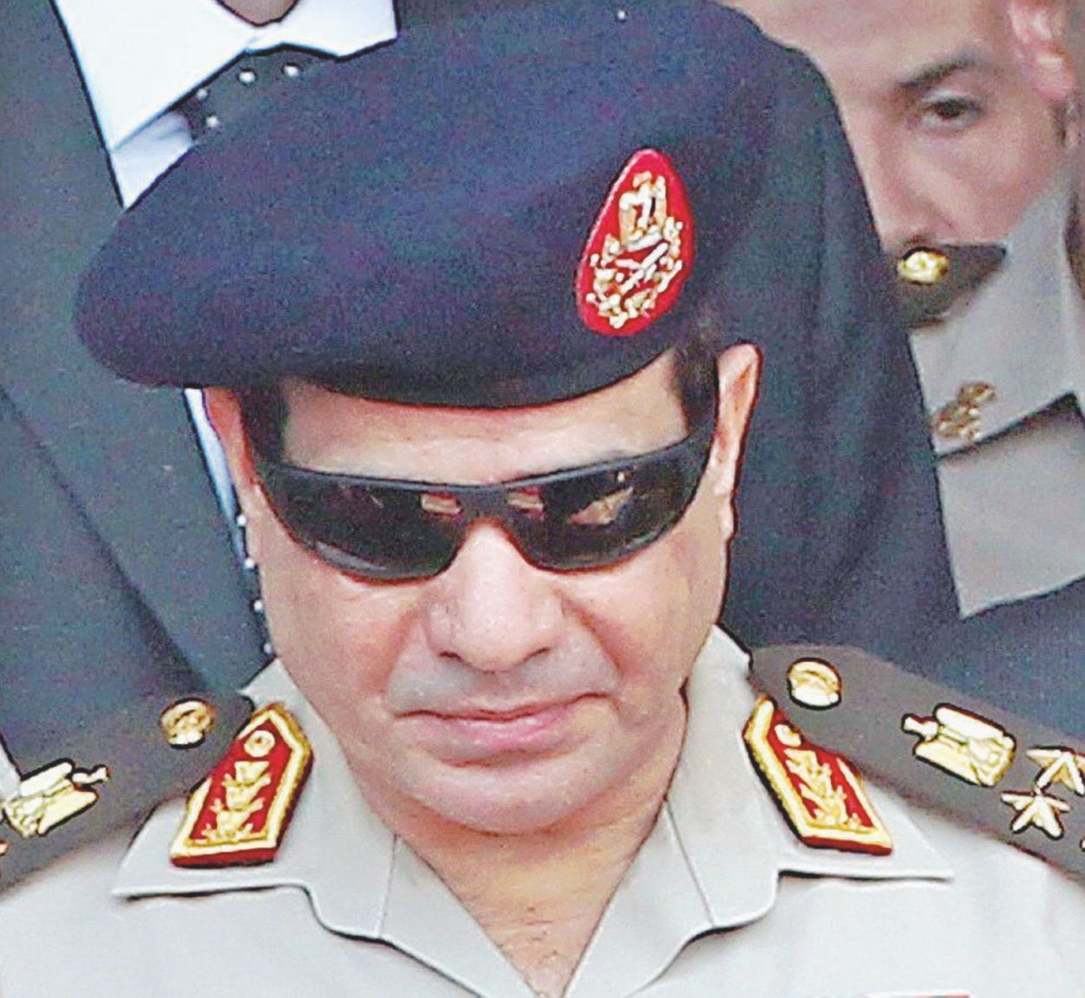 Al funerale - Al Sisi ministro della Difesa nel 2013, alle esequie di un generale - Ansa