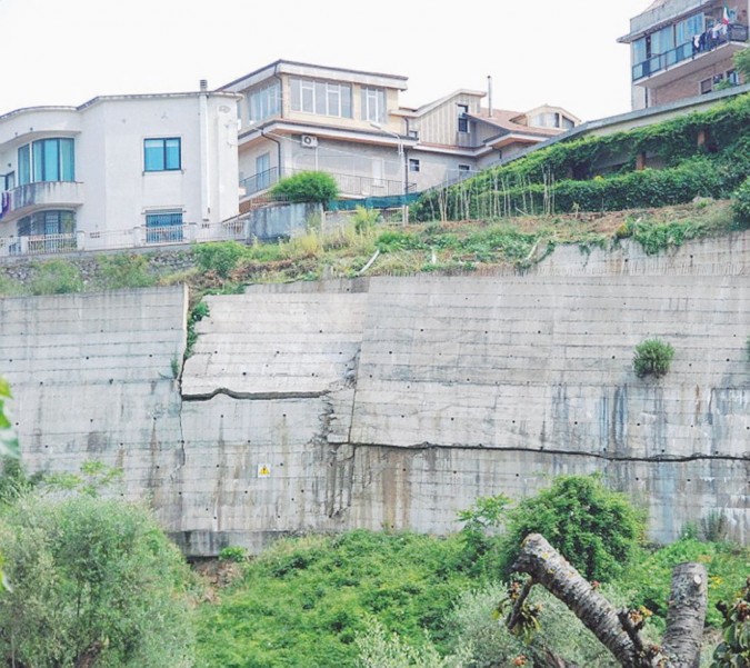 Il quartiere - “Buffetta” sorge abusivamente in un’area a rischio idrogeologico di Vibo Valentia in Calabria